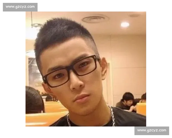 晒黑后的蜕变:从冷白皮到阳光型男的进阶指南